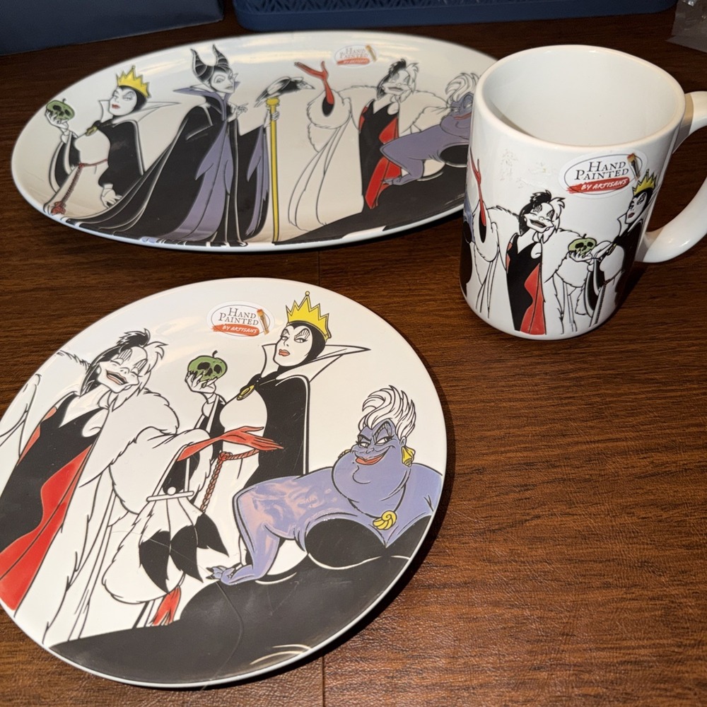 Disney Villains  Dinner Plate, Serving Platter, Mug.  New WOT‎ ZRIKE